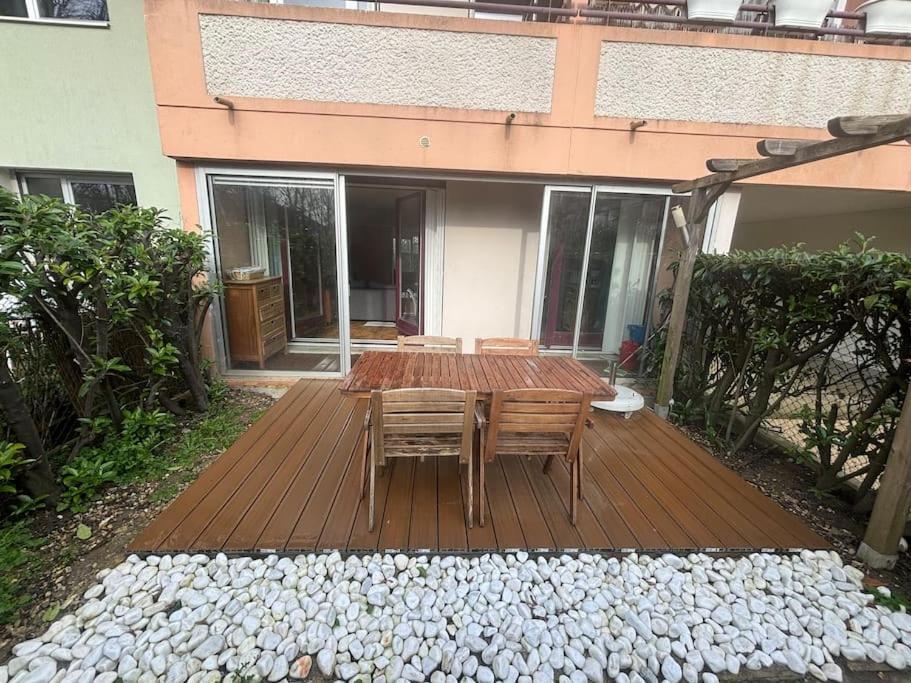 F2 Avec Terrasse, Parking Gratuit Διαμέρισμα Guyancourt Εξωτερικό φωτογραφία