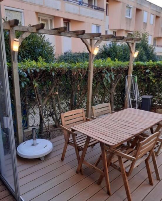 F2 Avec Terrasse, Parking Gratuit Διαμέρισμα Guyancourt Εξωτερικό φωτογραφία